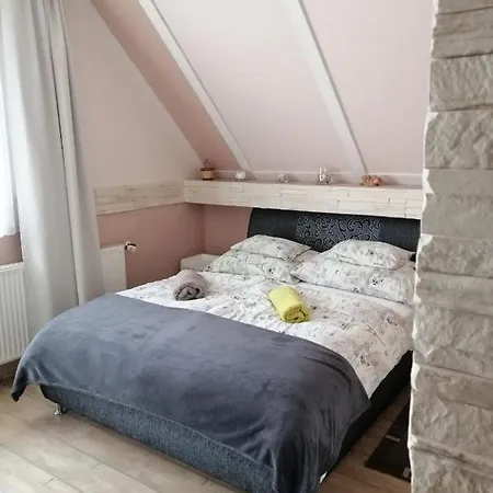Gyoengyi Apartman Heviz Exterior photo