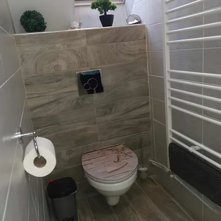 Gyoengyi Apartman Heviz Exterior photo